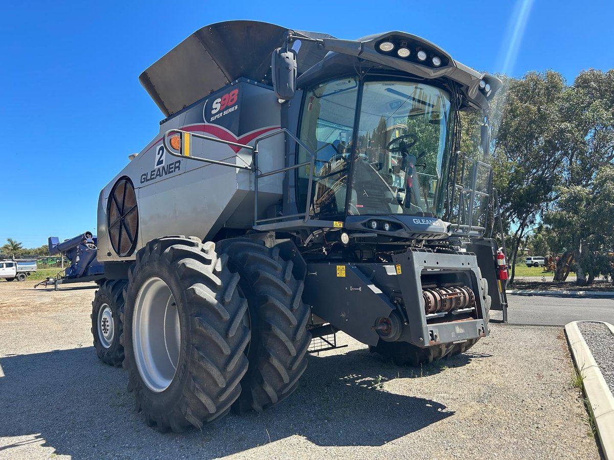 2021 Gleaner S98 Machine Machine Machine