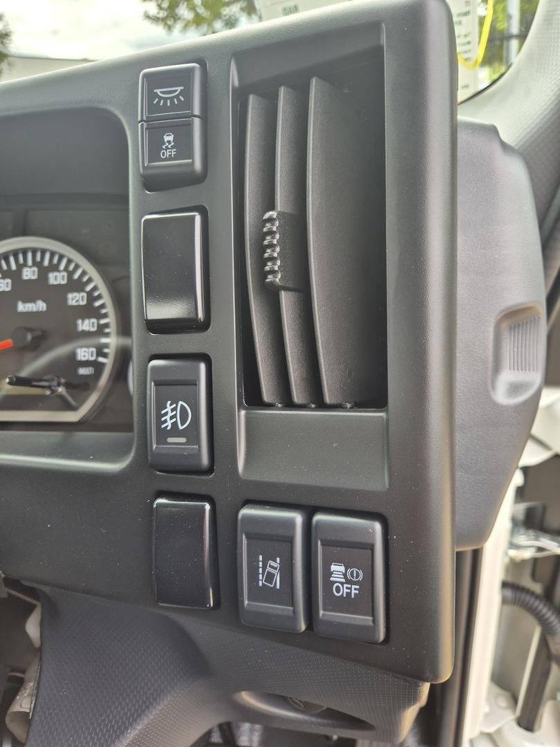 2025 Isuzu Npr 45/55-155 Amt Tradepack Premium Tradepack Premium image 17