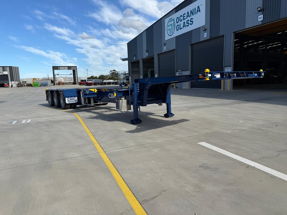 2025 CIMC 40' Drop Deck Skeletal image 2