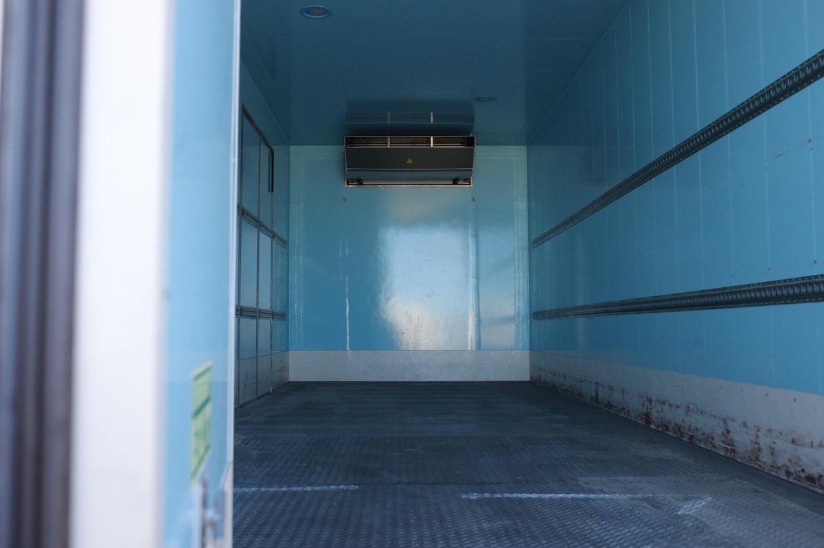 2025 Isuzu Fsr 120/140-240 10 Pallet Freezer Van image 13