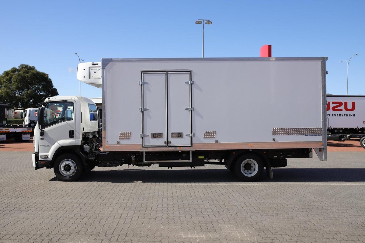 2025 Isuzu Fsr 120/140-240 Amt Freezer image 10