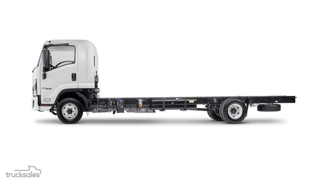 2025 Isuzu F Series image 22