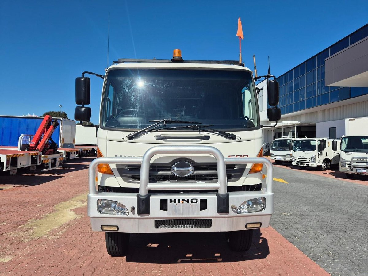2019 Hino Gt500 4X4 Auto Bus 4X4 Auto Bus image 6