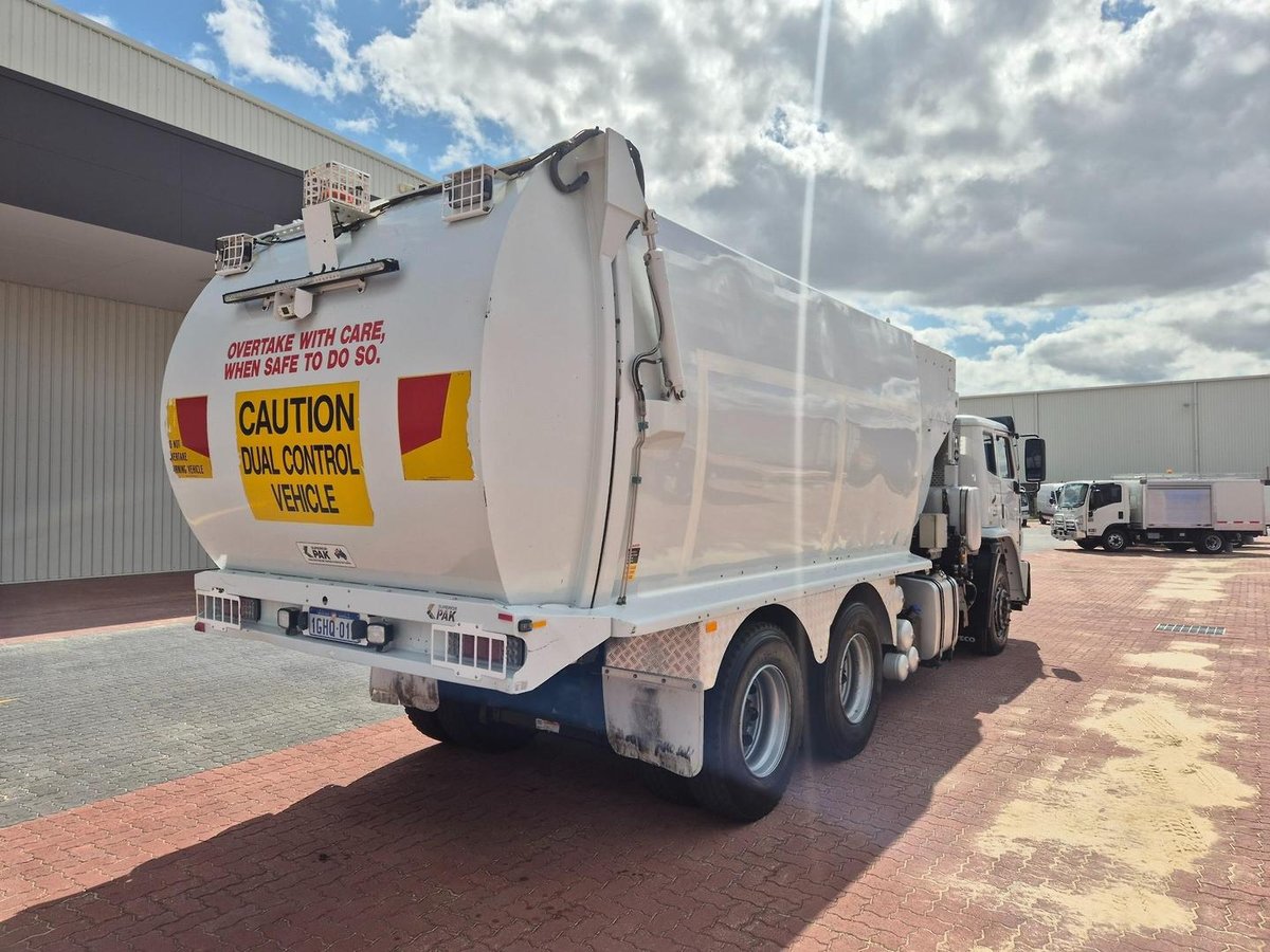 2017 Iveco Acco 2350G Auto Dual Control Compactor image 9