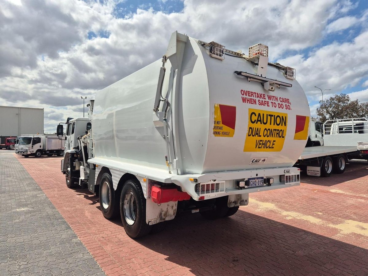 2017 Iveco Acco 2350G Auto Dual Control Compactor image 18
