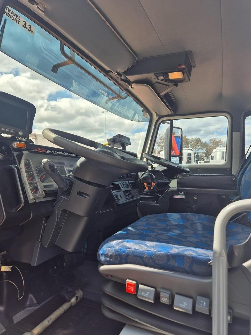 2017 Iveco Acco 2350G Auto Dual Control Compactor image 10