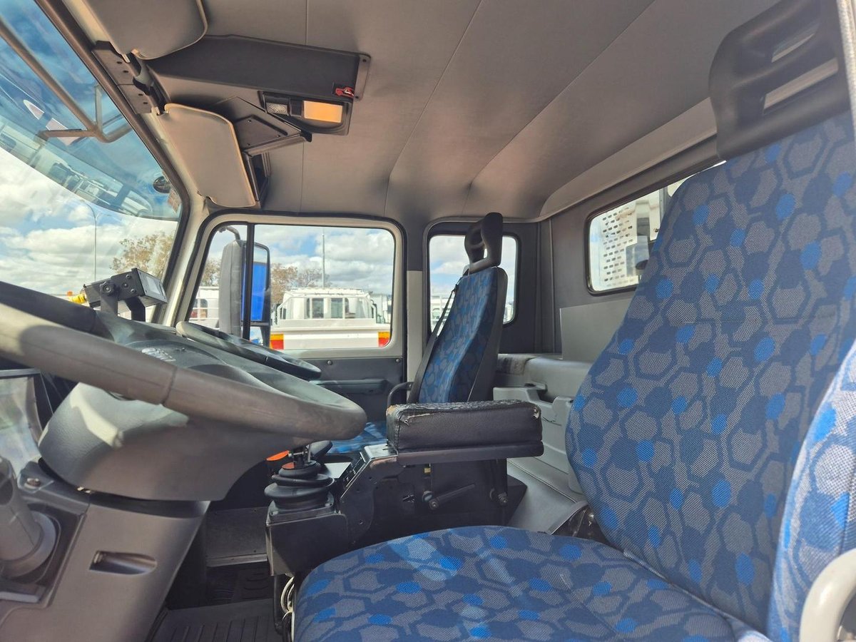 2017 Iveco Acco 2350G Auto Dual Control Compactor image 6