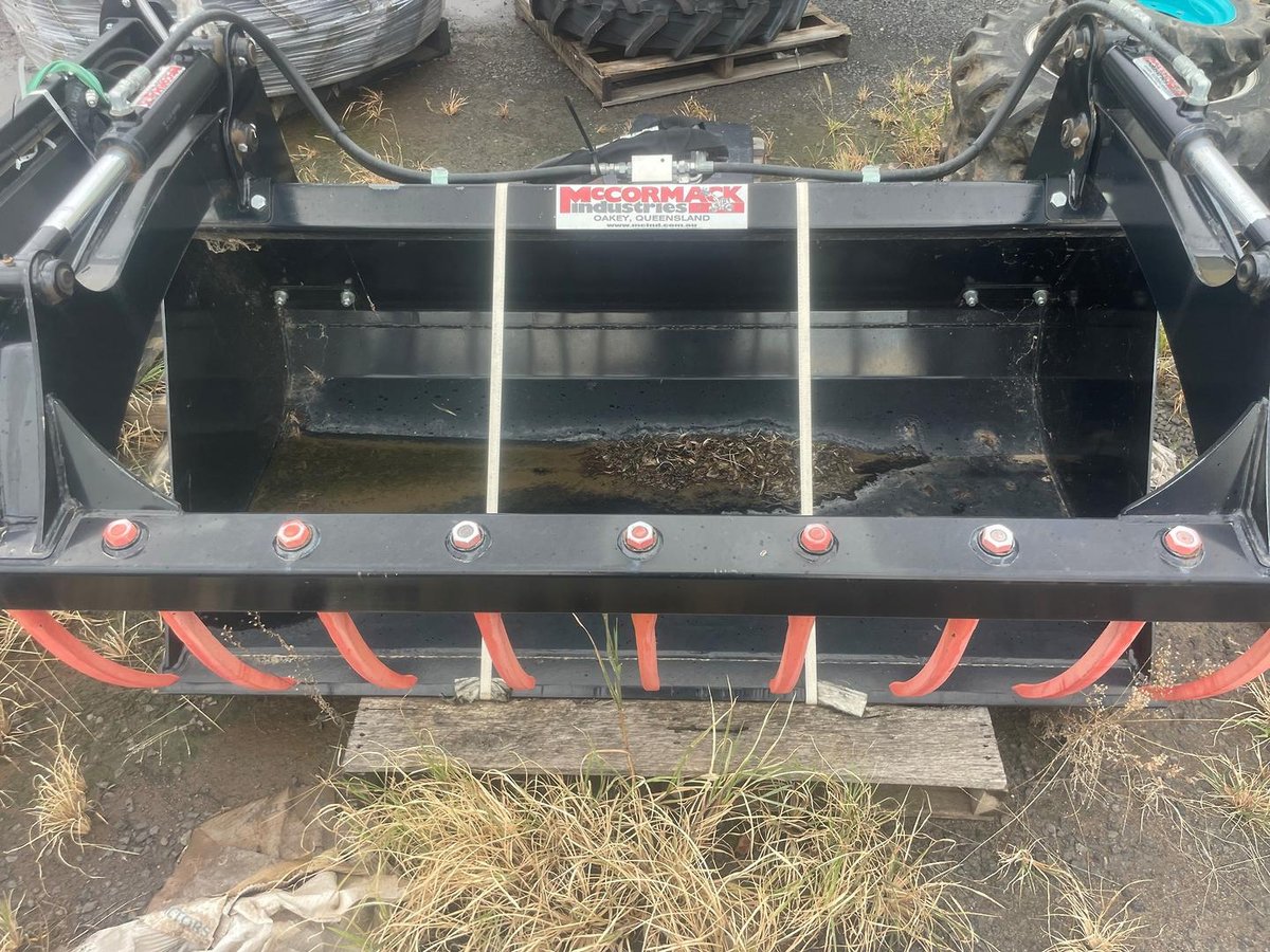 Mccormack 1800 4in1 Bucket & Silage Grab