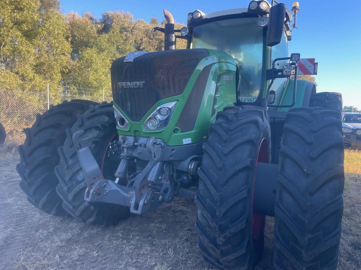 2021 Fendt 927 image 2