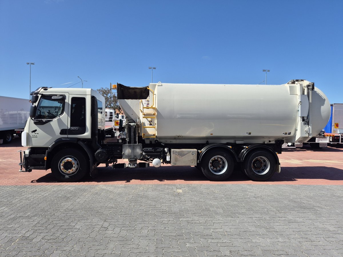 2018 Volvo Fe240/280/320 6x4 Auto Compactor image 9