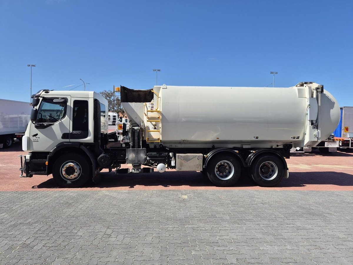 2018 Volvo Fe240/280/320 6X4 Auto Compactor image 9