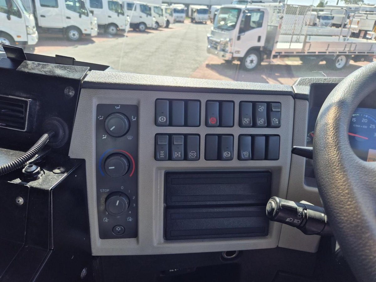 2018 Volvo Fe240/280/320 6X4 Auto Compactor image 17