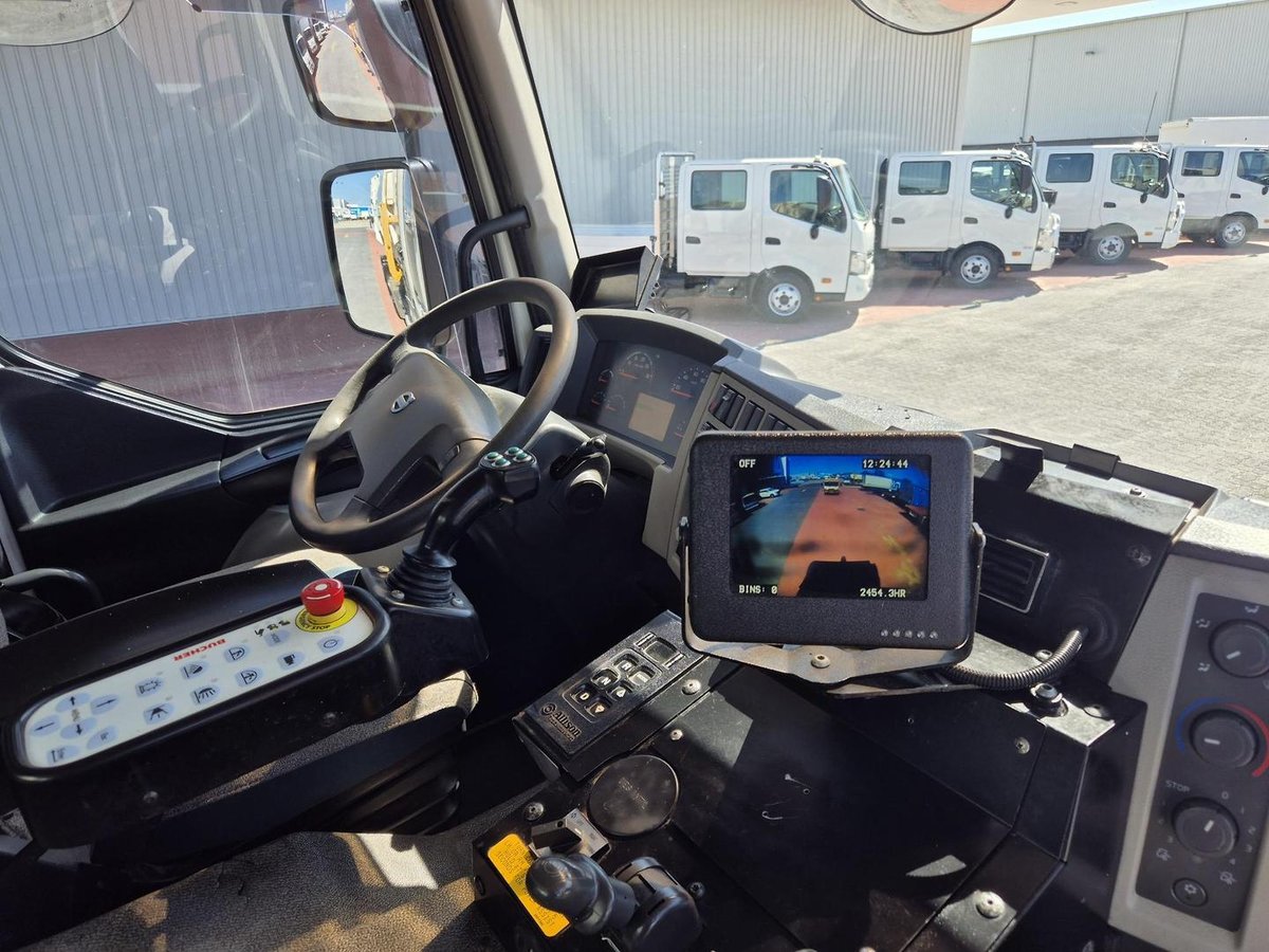 2018 Volvo Fe240/280/320 6X4 Auto Compactor image 15