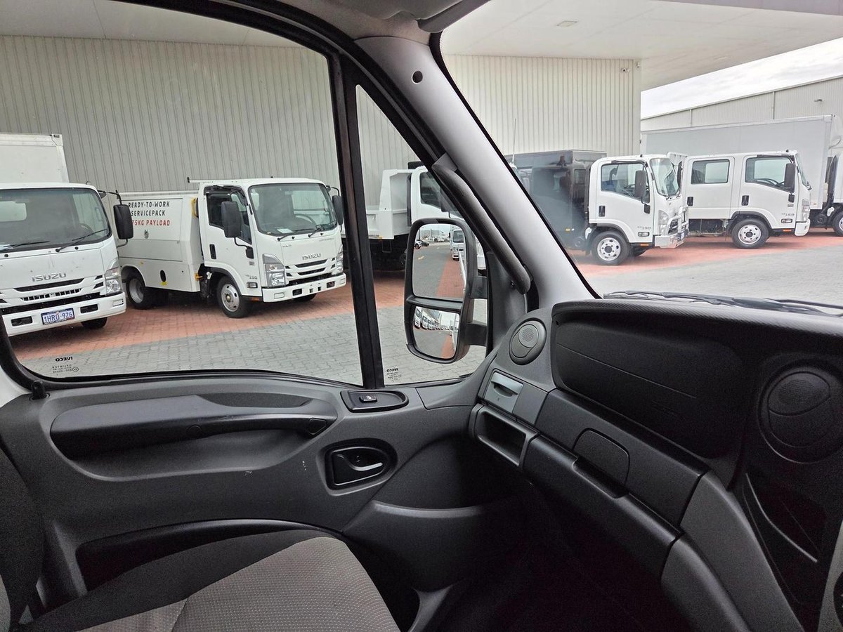 2010 Iveco Daily 45C17 Auto Car License Tray image 15