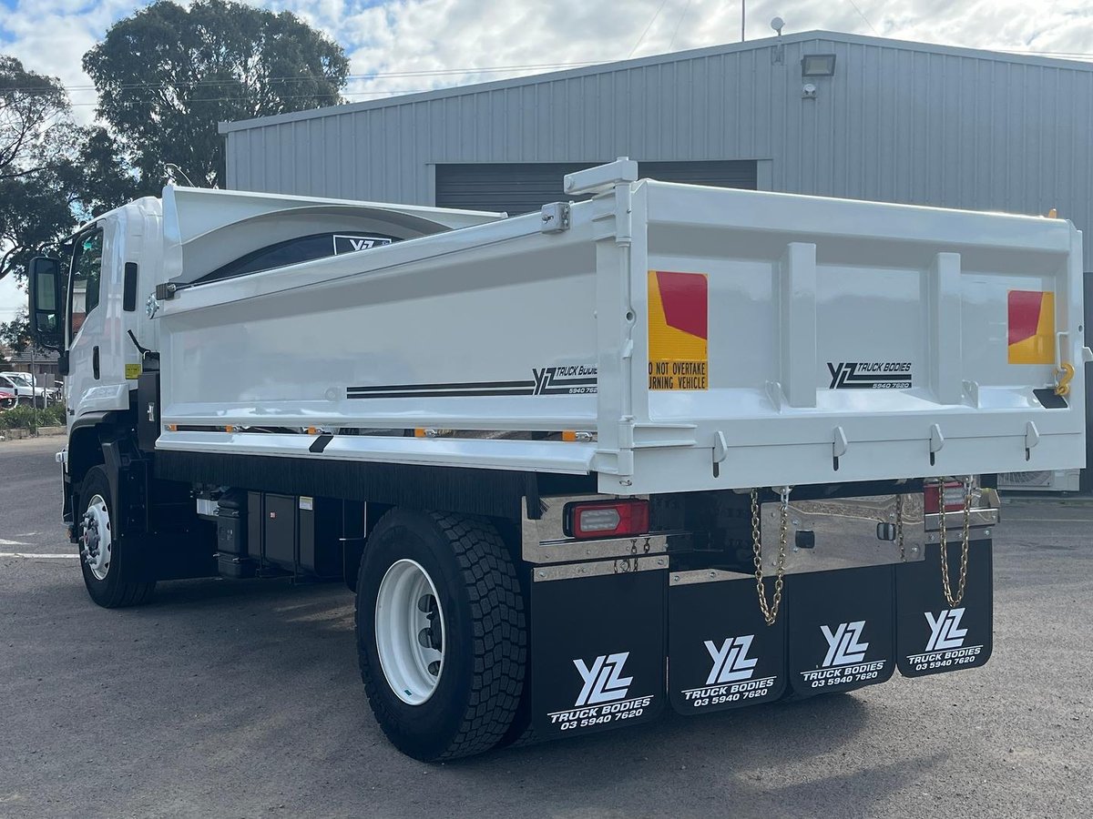 2025 Isuzu F Series FVR 170-300 AT R47 image 3
