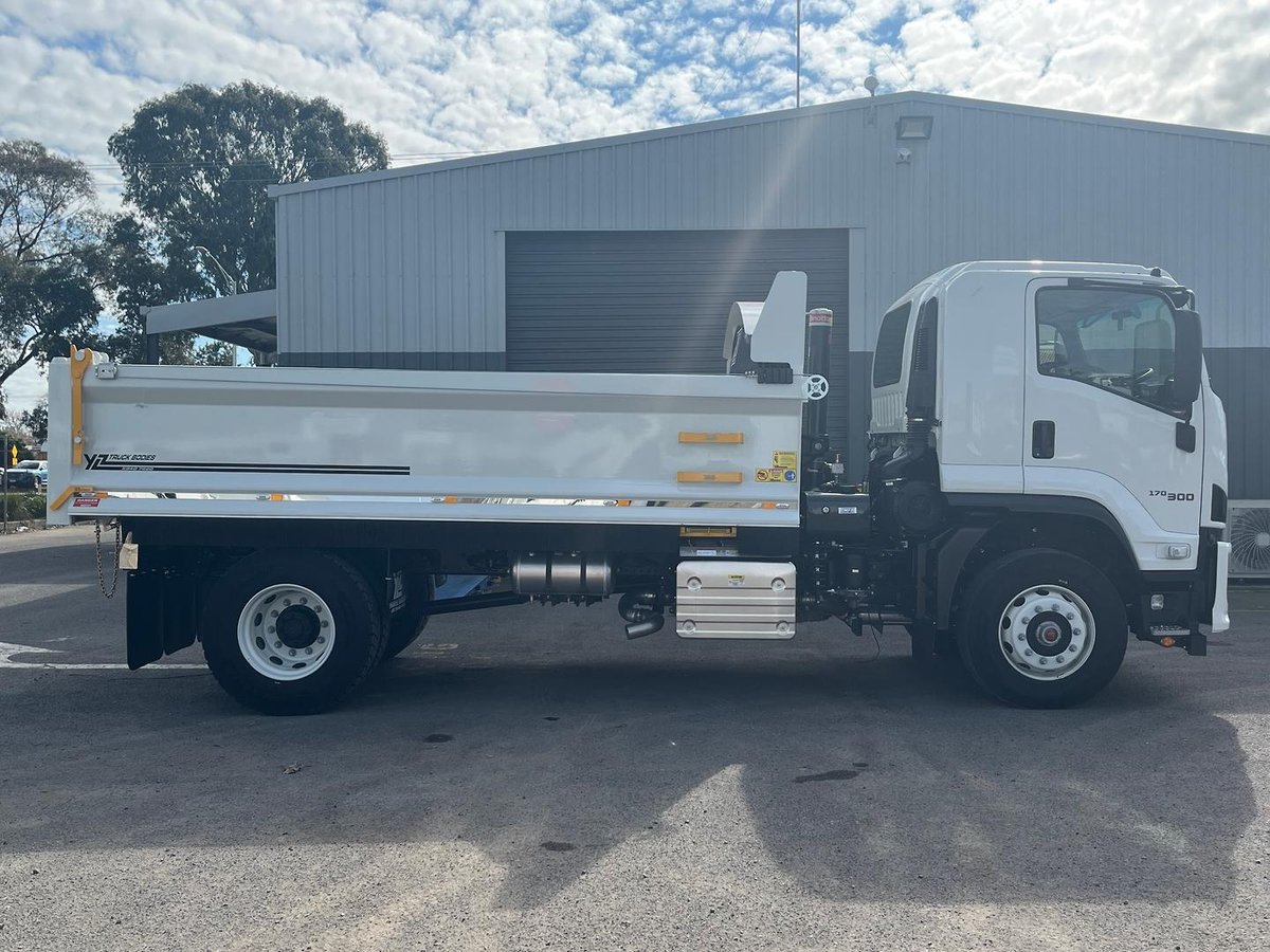 2025 Isuzu F Series FVR 170-300 AT R47 image 6
