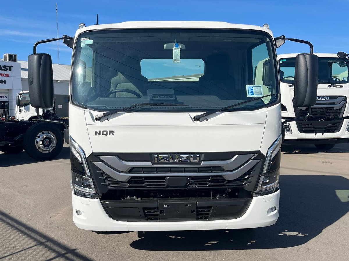 2025 Isuzu Nqr 88-190 Am D42 image 3