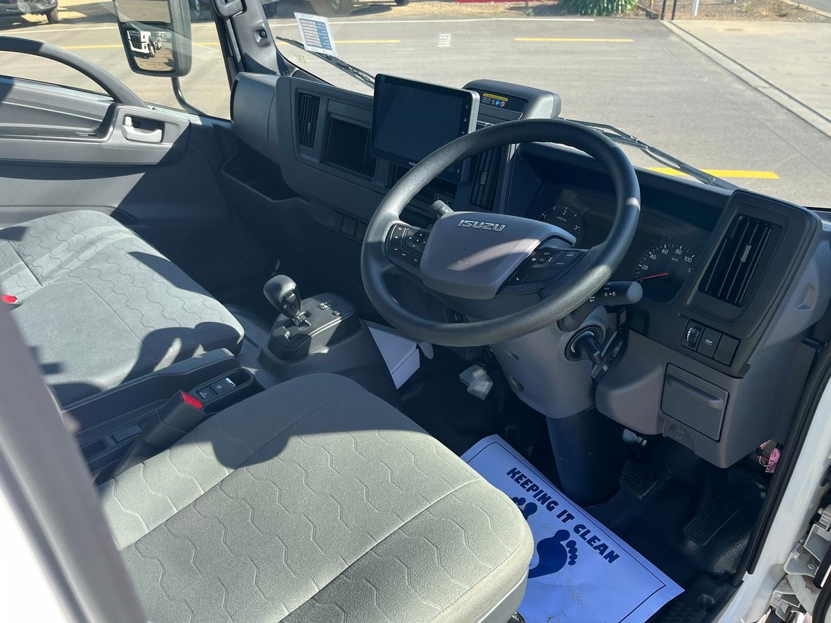 2025 Isuzu Nqr 88-190 Am D42 image 5