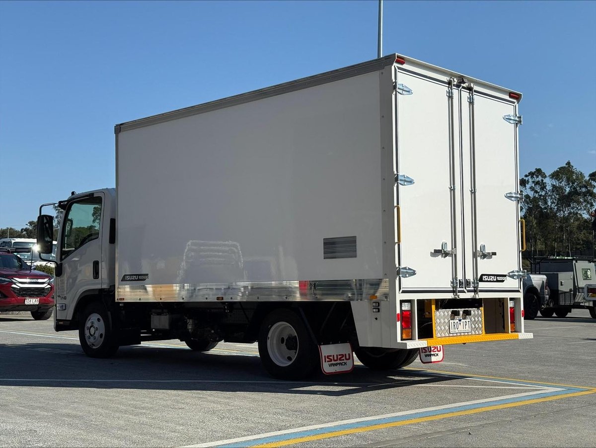 2024 Isuzu N Series image 5
