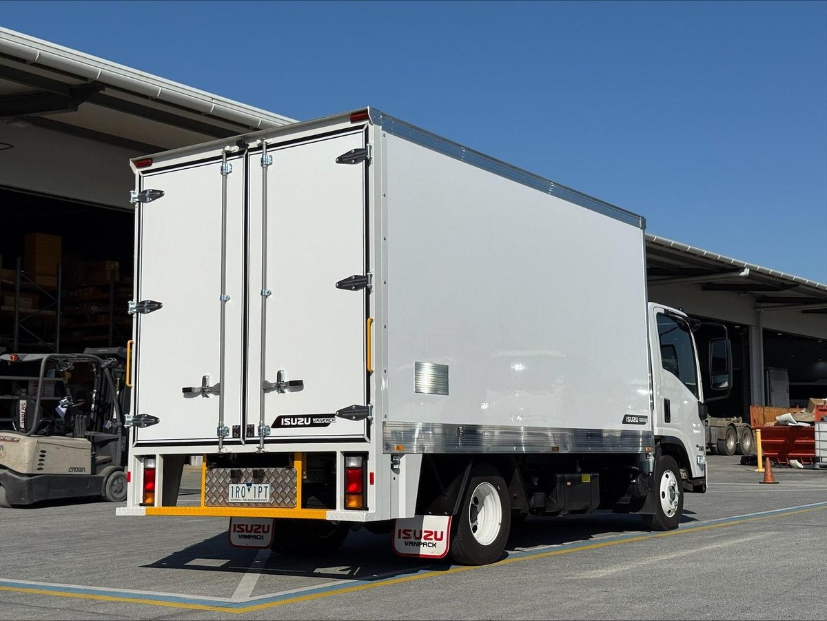 2024 Isuzu N Series image 7