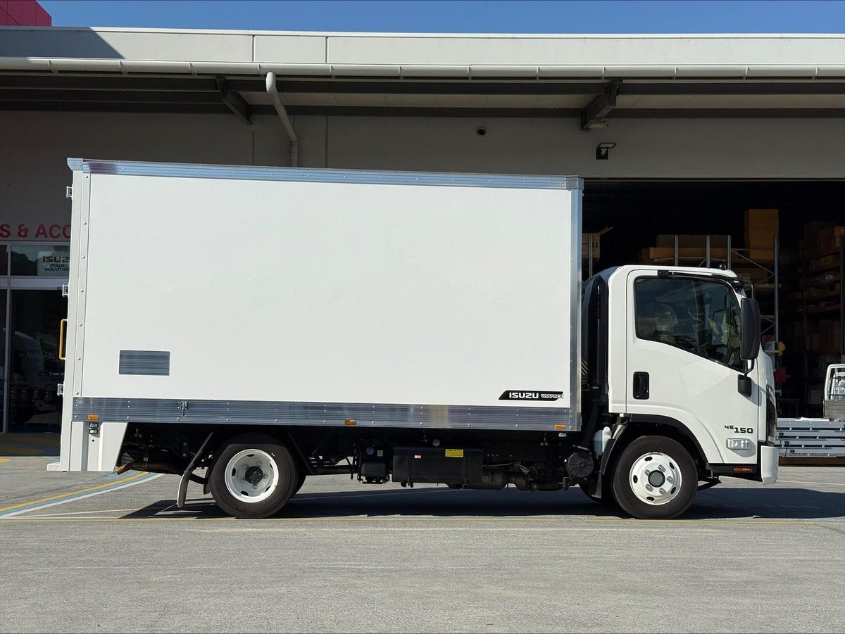 2024 Isuzu N Series image 8