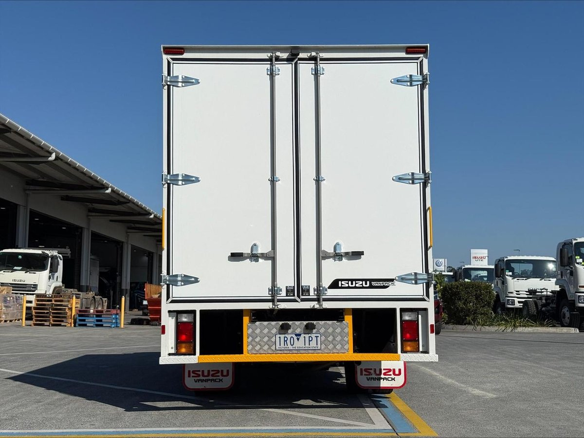 2024 Isuzu N Series image 6