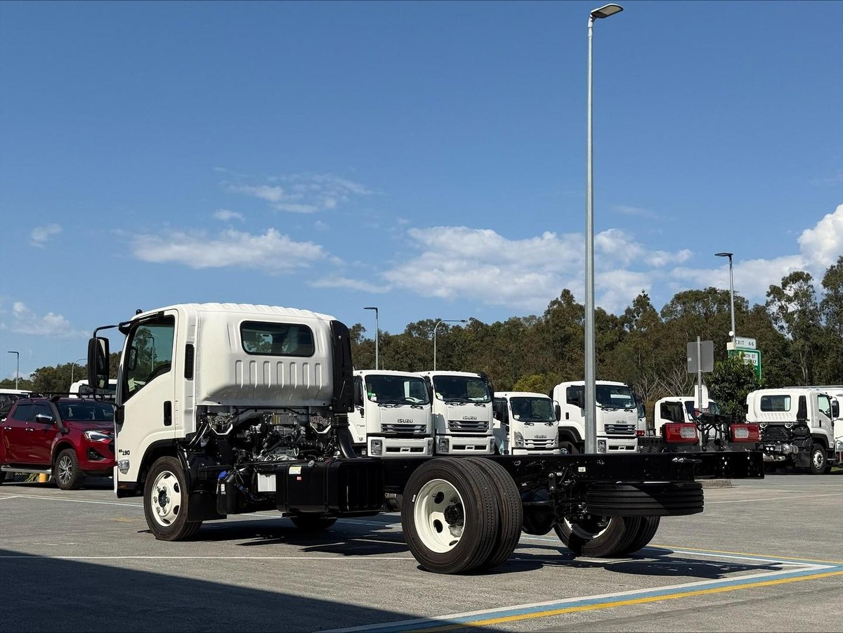 2026 Isuzu N Series image 5