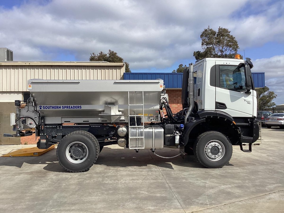 2025 Iveco Tway image 2
