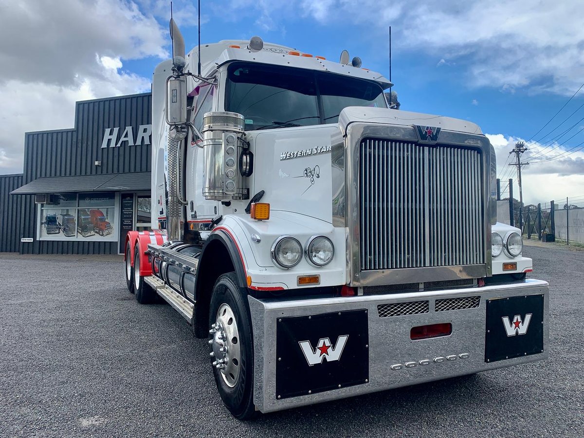 2017 Western Star 4864Fxb 40