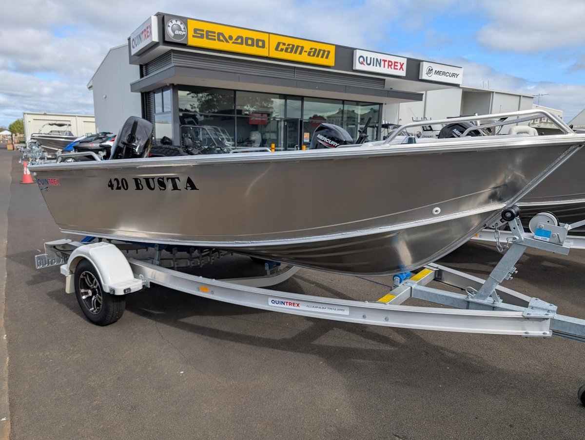 2025 QUINTREX 420 Busta