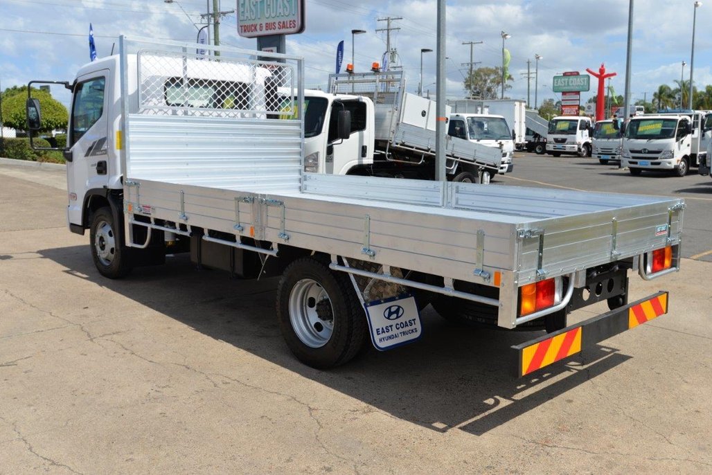 2025 Hyundai Ex6 Mwb image 3