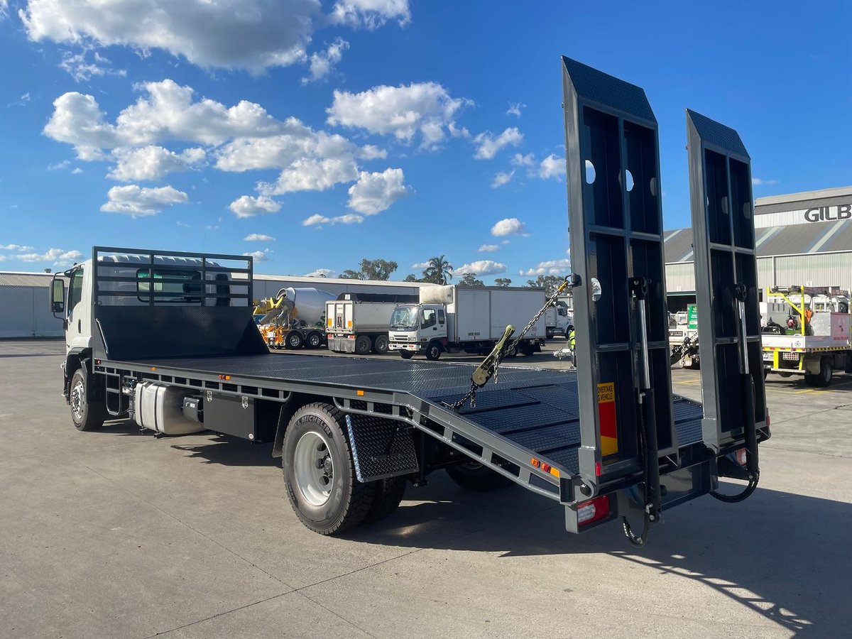2025 Isuzu Fvd 170-300 At R70 Beavertail image 15