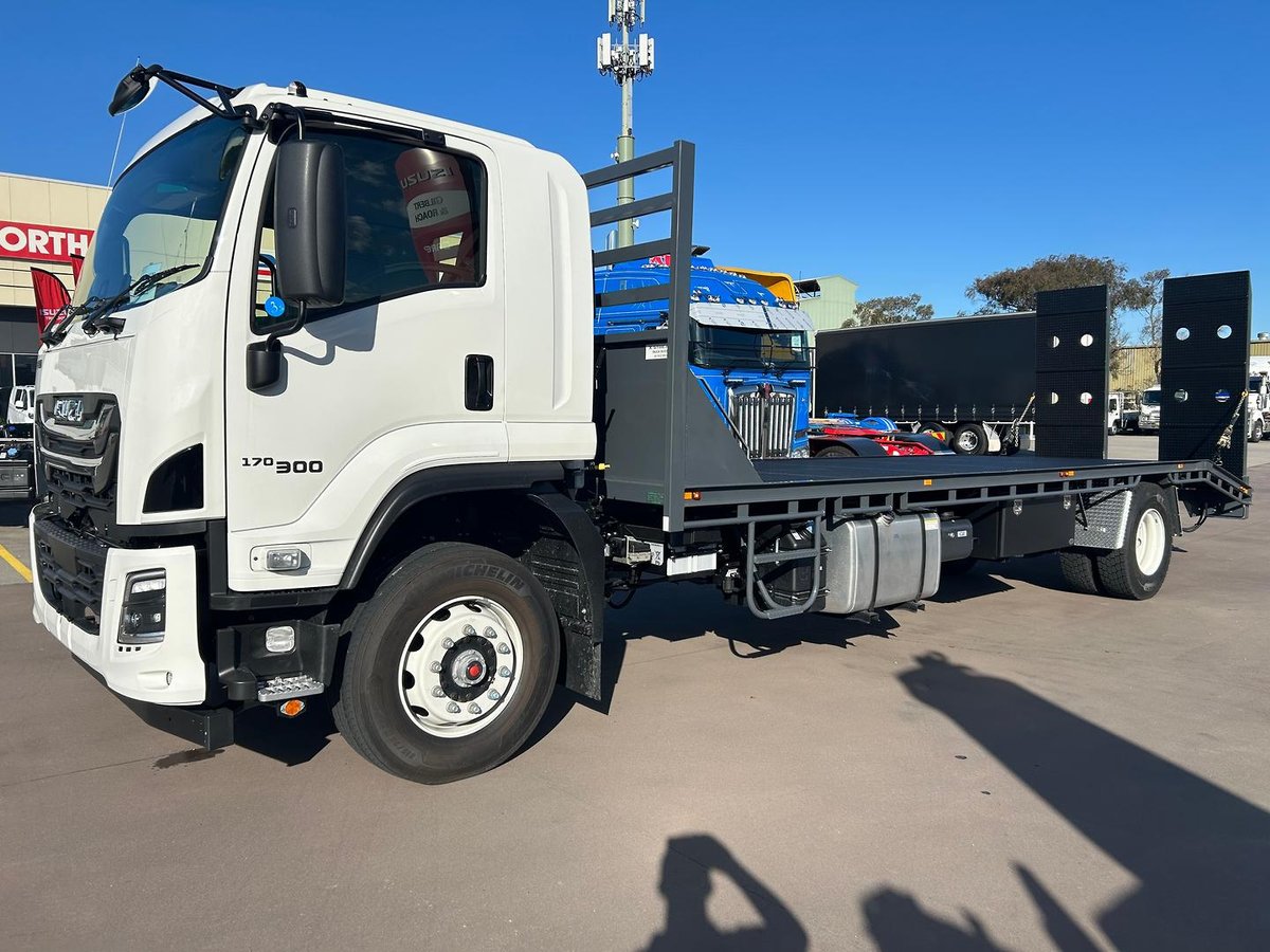 2025 Isuzu Fvd 170-300 At R70 Beavertail image 5