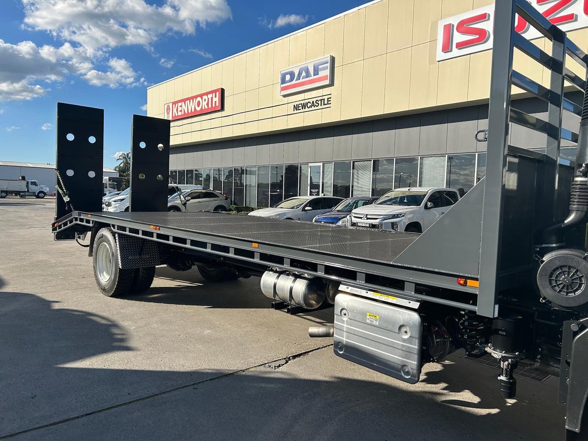 2025 Isuzu Fvd 170-300 At R70 Beavertail image 9