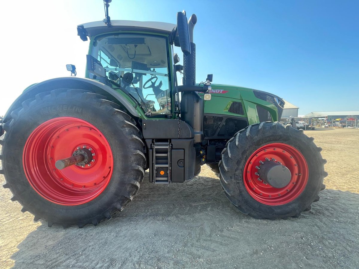 2022 Fendt 933 image 10