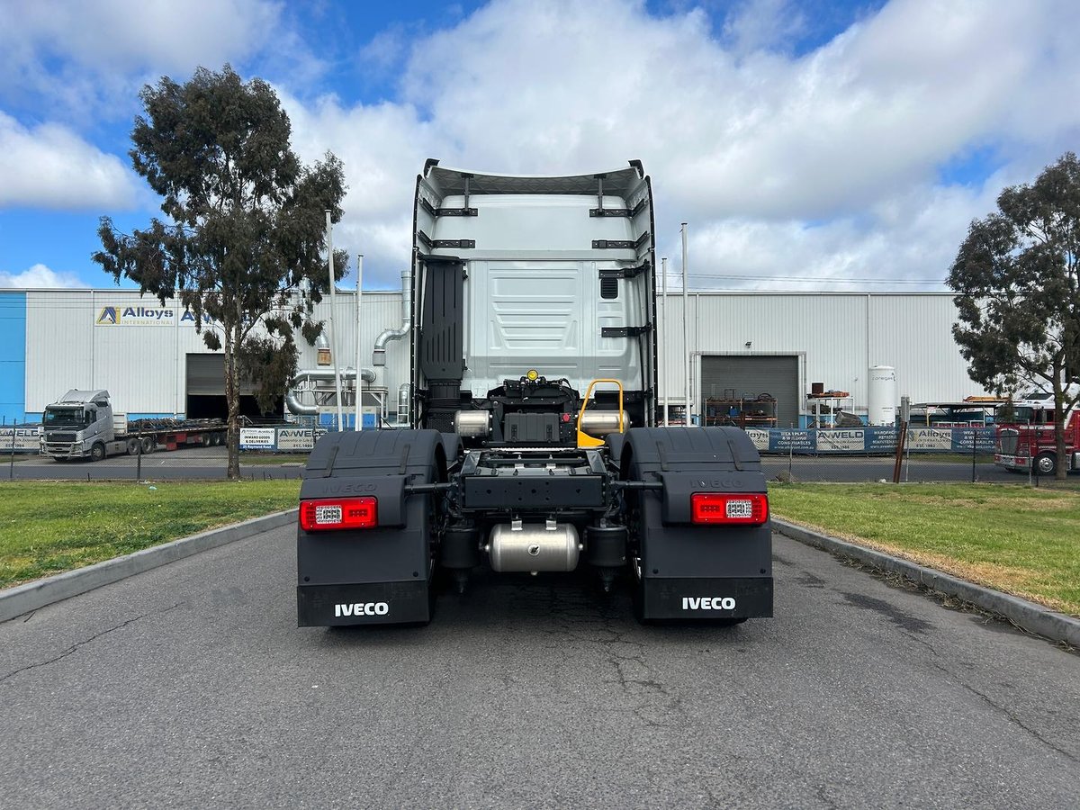 2024 Iveco S-Way AS700 image 7