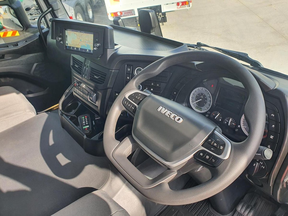 2026 Iveco S-Way AT270 image 20