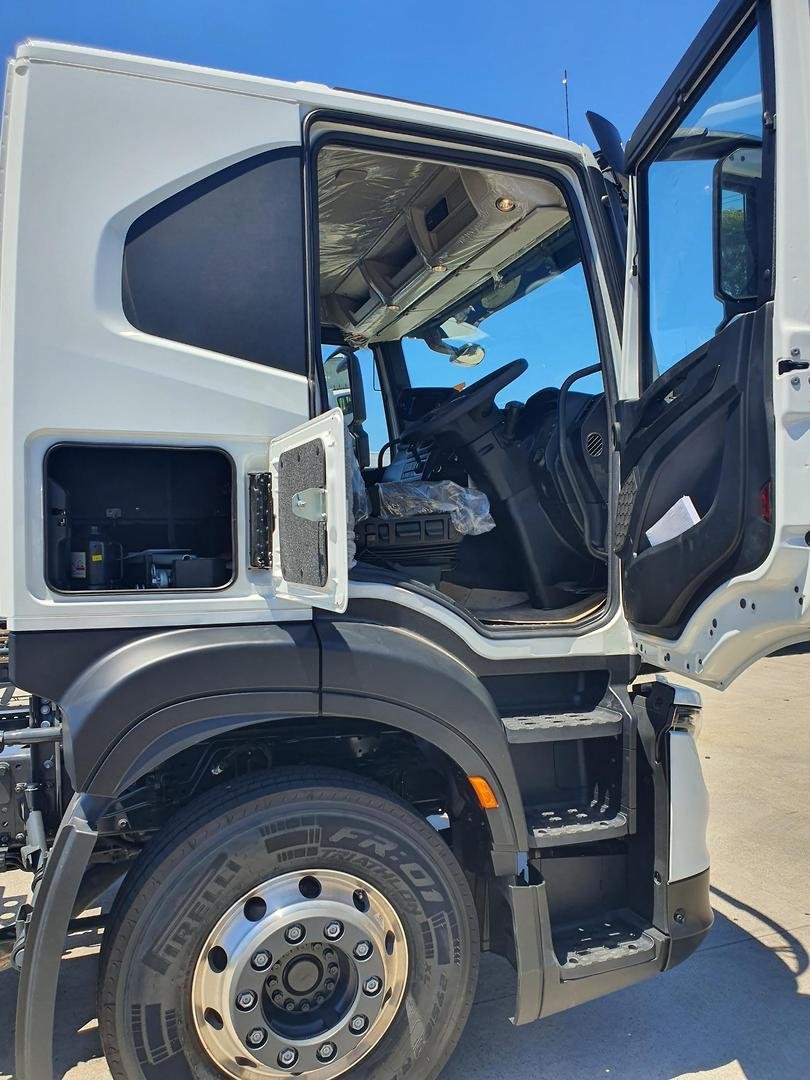 2026 Iveco S-Way AT270 image 3