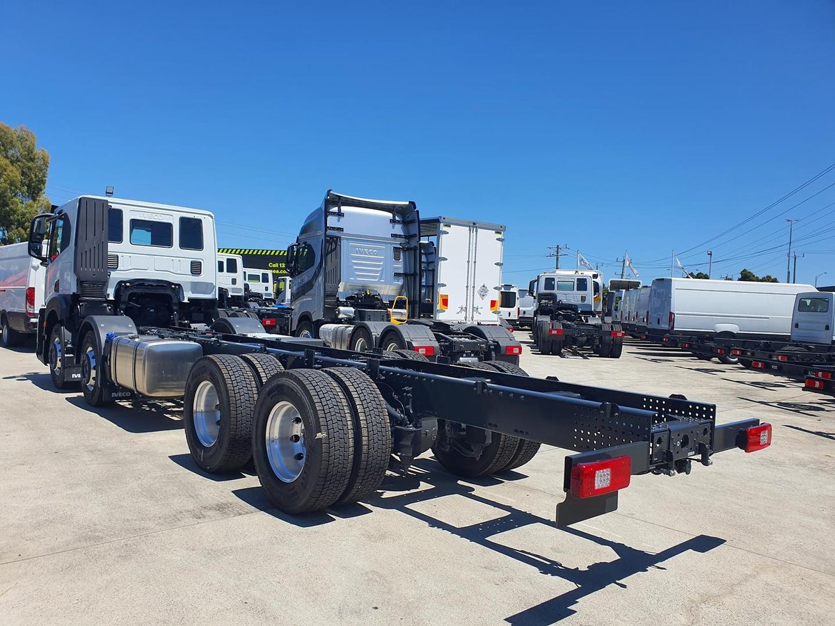 2026 Iveco S-Way AT270 image 12
