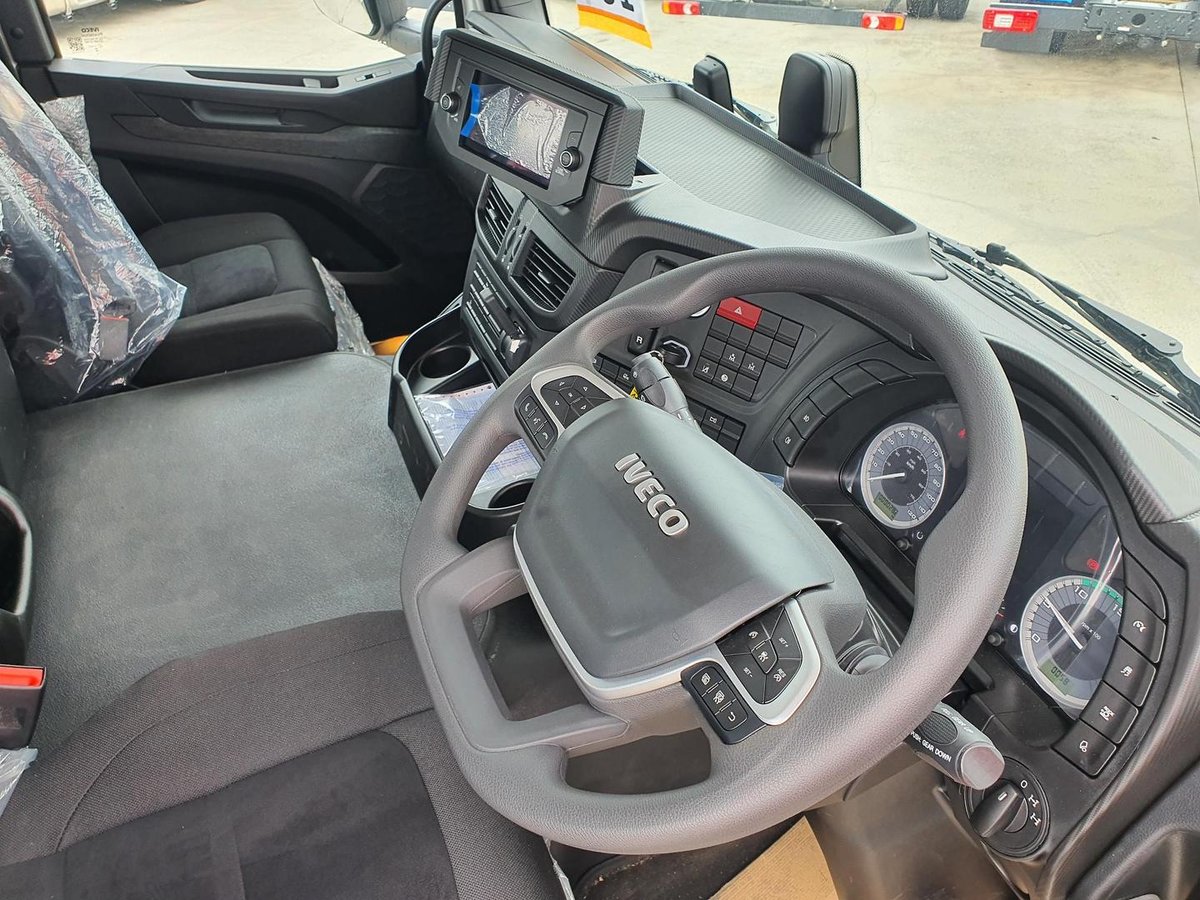 2026 Iveco S-Way AT270 image 23