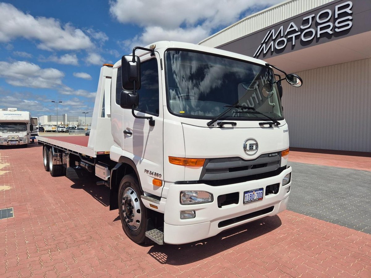 2018 UD Pk240 280 Auto 6X4 Tilt Slide image 33