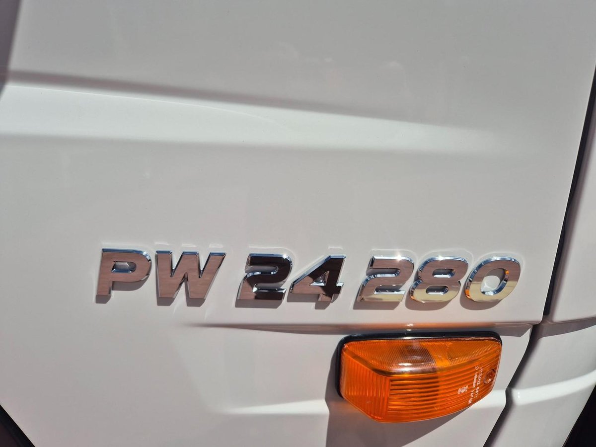 2018 UD Pk240 280 Auto 6X4 Tilt Slide image 15