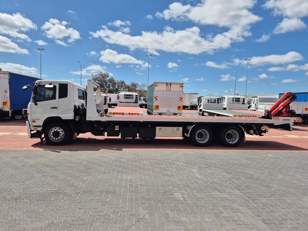 2018 UD Pk240 280 Auto 6X4 Tilt Slide image 39