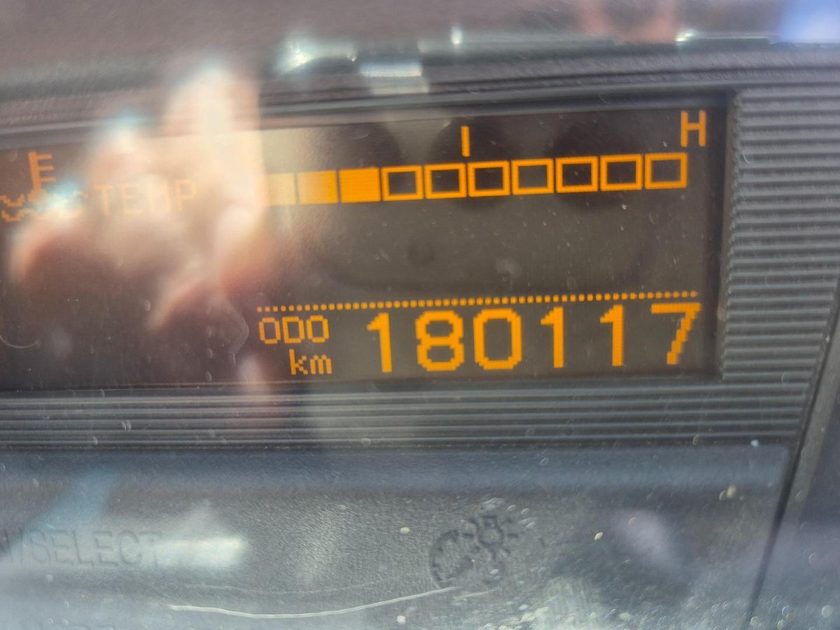 2018 UD Pk240 280 Auto 6X4 Tilt Slide image 5