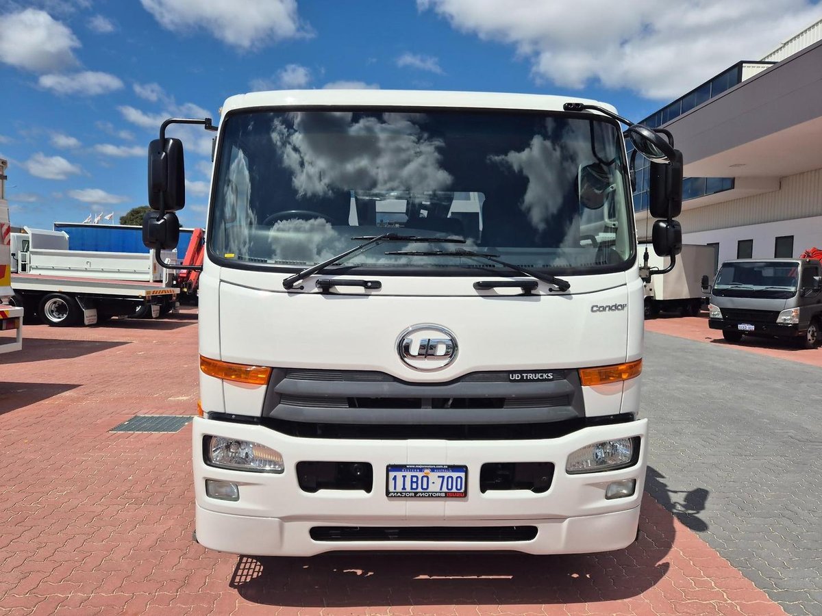 2018 UD Pk240 280 Auto 6X4 Tilt Slide image 13