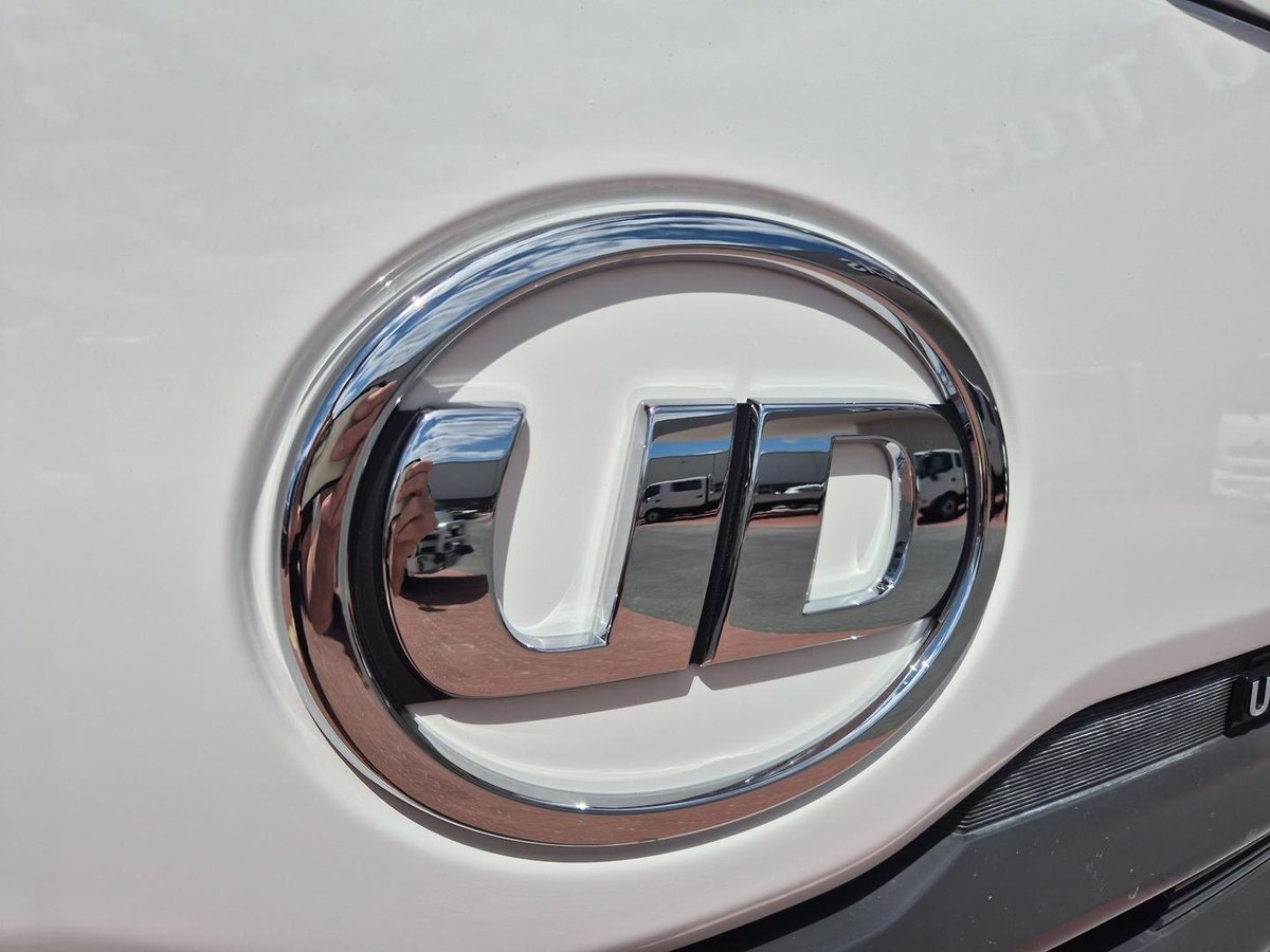 2018 UD Pk240 280 Auto 6X4 Tilt Slide image 17