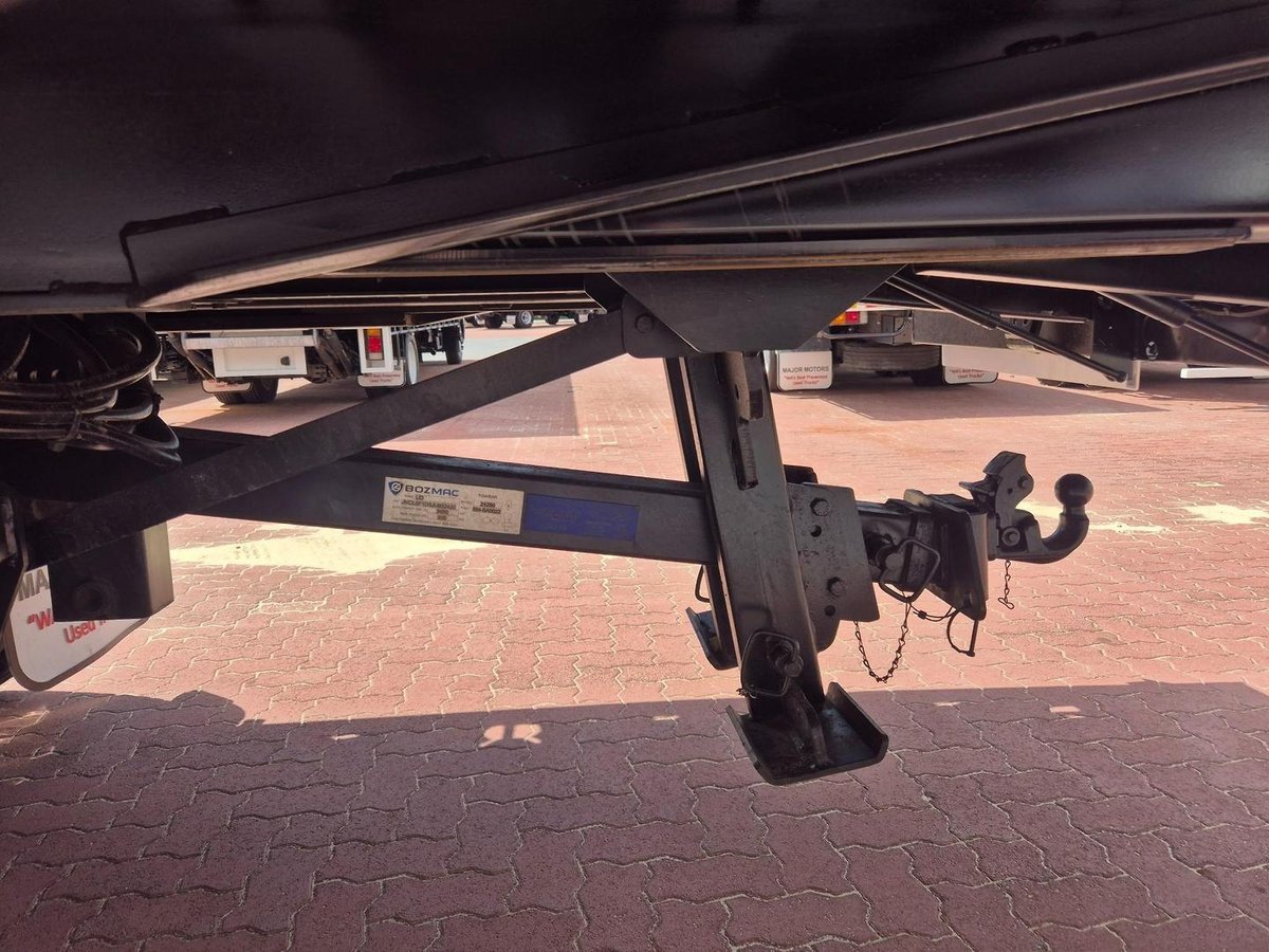 2018 UD Pk240 280 Auto 6X4 Tilt Slide image 31