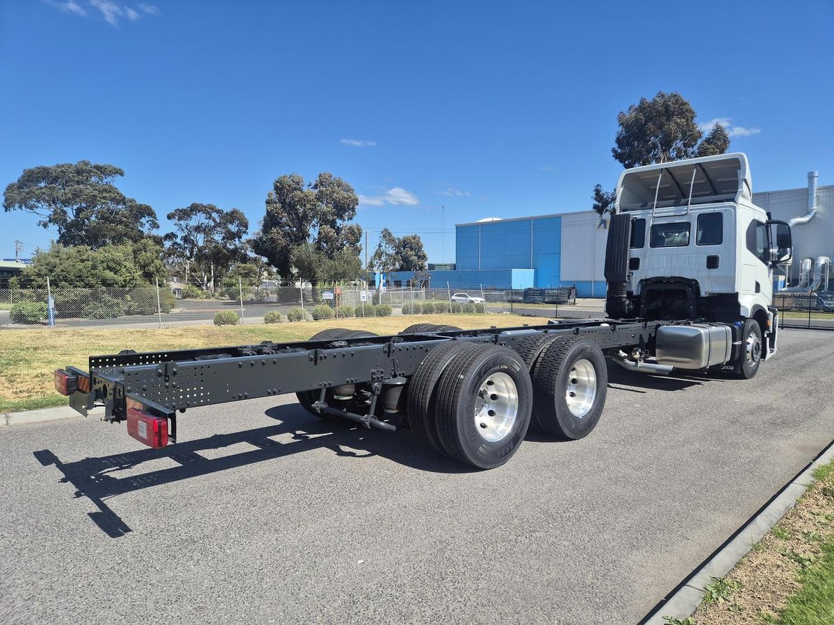 2026 Iveco S-Way AT230 image 12