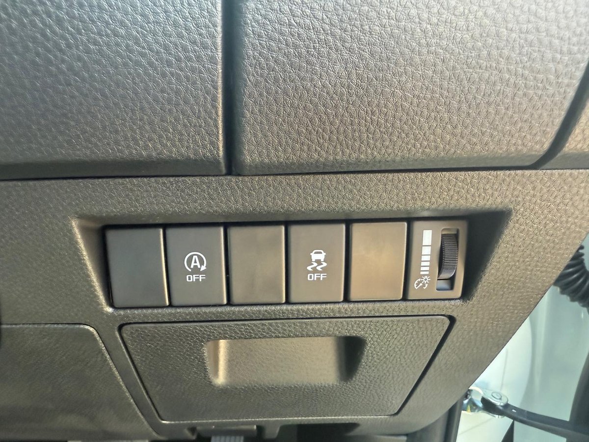 2026 Isuzu D-MAX SX MY25.5 4X4 Dual Range image 22