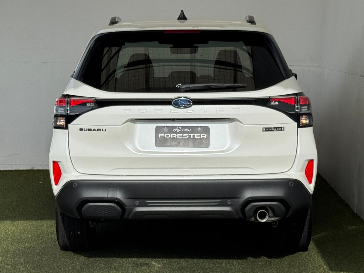 2025 Subaru Forester Hybrid Touring S6 MY26 AWD image 9